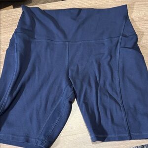 Lululemon Athletica bike shorts women’s size 10 Deep Blue Bike Shorts